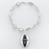 http://www.k-artjewelry.com/files/gimgs/th-106_SYK_One.jpg
