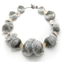 http://www.k-artjewelry.com/files/gimgs/th-88_LYJ_Bloomingcolor_N02.jpg